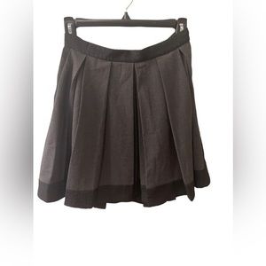 Walter Baker W118 Skater Skirt Pleated ALine Flare Gray W/ Black Croc Trim Small